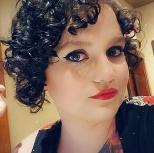 Meet your Posher, Reneé